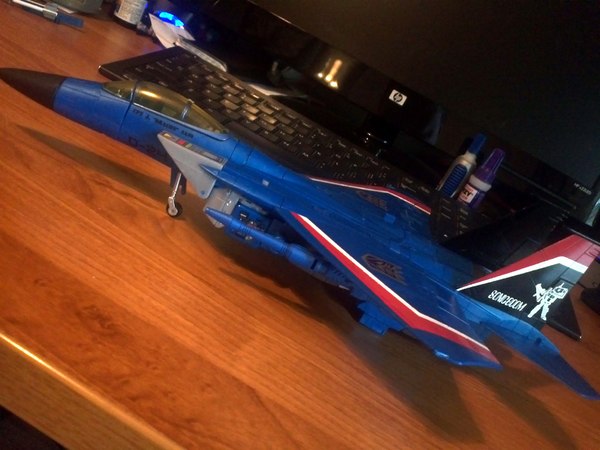 Transformers Masterpiece Thundercracker Toys R Us Exclusive In Hand Images  (13 of 13)